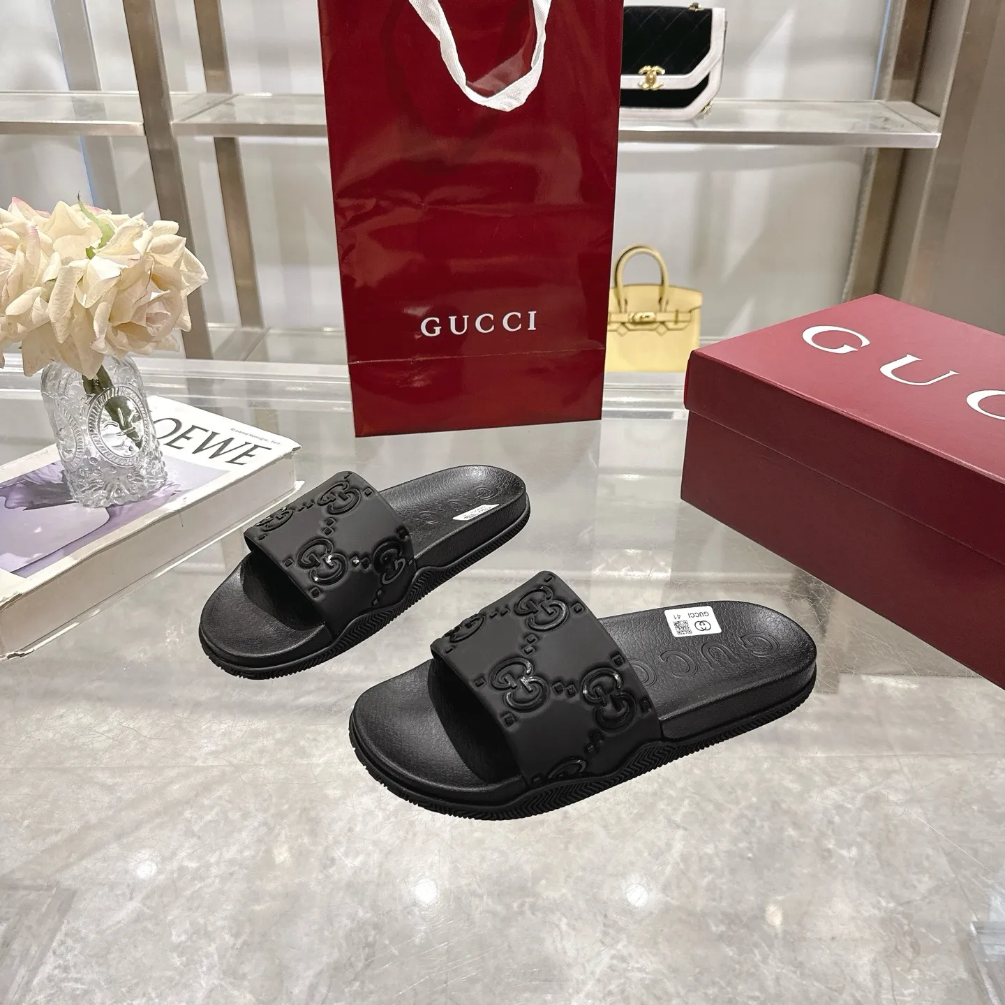 🅿️300💰 🌹Gucci official website Good Game slippers and sandals for men and women. In this special edition series, the acronym of the brand founder Guccio Gucci gives new meaning. In the gaming world, "GG" is a symbol of good sportsmanship and stands for "Good Game," which conveys the value system of the community. The modern acronym is a playful ode to the brand’s origins in the world of sports and leisure, illustrating how Gucci’s heritage continues to evolve. The parting greeting expresses the Gucci Good Game motto as the brand moves into new worlds, creating centers of play, self-expression, talent, freedom and individuality. Made with a rubber upper, these slippers are embellished with the collection's signature logo.  Rubber upper, unisex, G logo embossed, molded footbed, rubber sole, flat, made in Italy, sizes 36 to 46